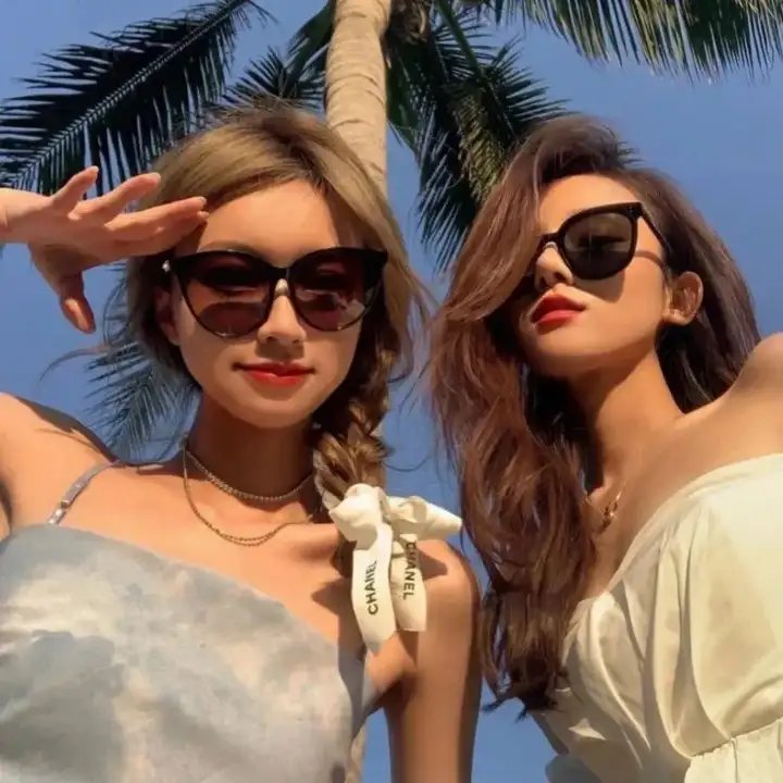 推特共和国 海报